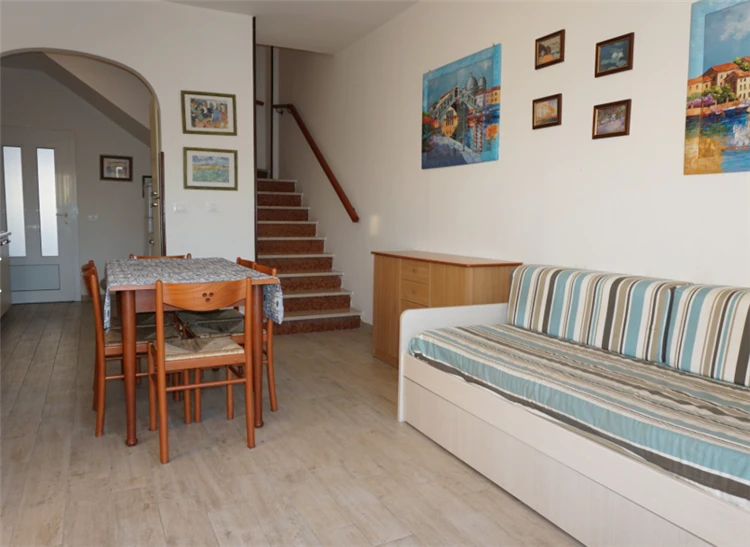 Prostorný bazén s okolní zelení, Piscine | Caorle - Porto Santa Margherita / Vilky Piscine