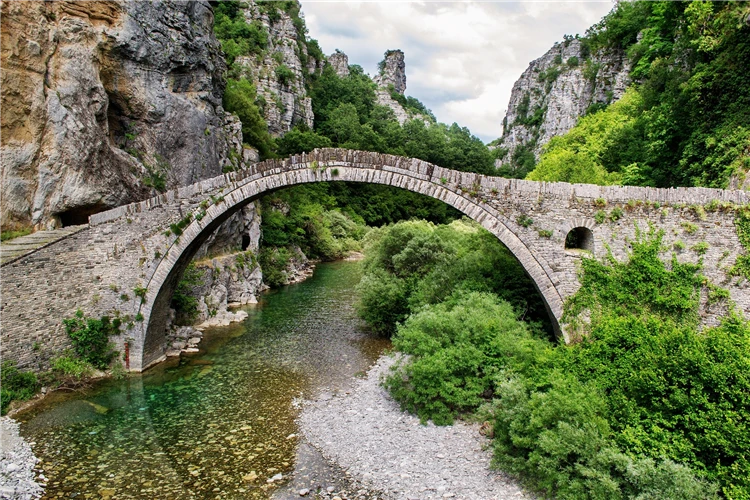 Krásná krajina Peloponéského poloostrova s výhledem na moře | Peloponéský poloostrov a Atény - kolébka evropské civilizace