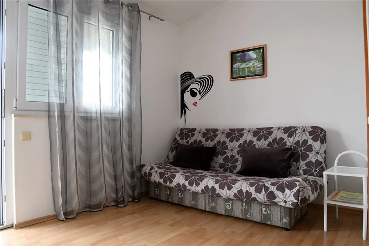 Venkovní prostory Apartmánového domu Katarina | Gradac / Apartmánový dům Katarina