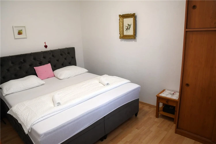 Apartmánový dům Katarina – pohled na budovu v Gradaci | Gradac / Apartmánový dům Katarina