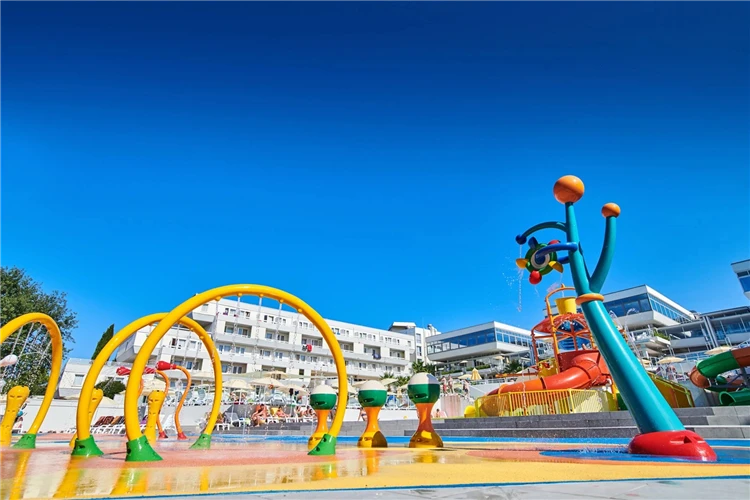 Aquapark Hotelu Delfin v Poreči s vodními atrakcemi | Poreč / Hotel Delfin