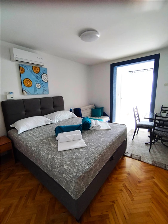 Ložnice apartmánu A5 v Apartmánovém domě Anita | Živogošće / Apartmánový dům Anita