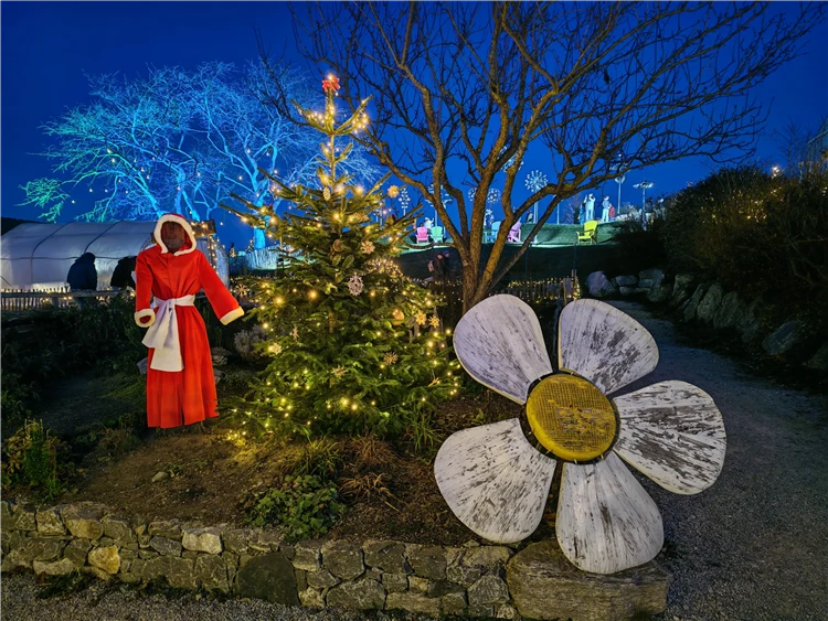 Adventní trh v údolí Wachau s vánočními stánky a světly | Půvaby adventu v údolí Wachau