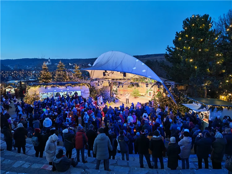 Vánoční dekorace a svíčky na adventním trhu v Rakousku | Půvaby adventu v údolí Wachau