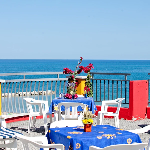 Exteriér hotelu Canguro – fasáda a vstup do hotelu | San Benedetto del Tronto / Hotel Canguro