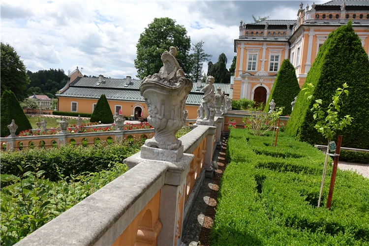 Skalní průchody a stezky v Toulovcových Maštale | Litomyšl, Nové Hrady a unikátní skalní město Toulovcovy Maštale