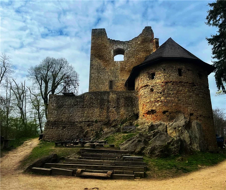 Hrad Cimburk – zřícenina středověkého hradu v okolí Luhačovic | Hrad Cimburk, Luhačovice a Žítkovské bohyně