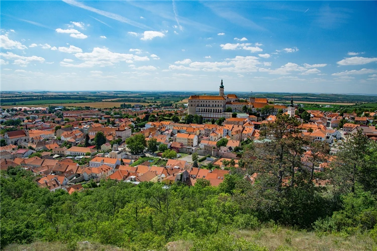 Historické centrum Mikulova s kostelem a zámkem | Pálavské vrchy a Mikulov s vůní levandule