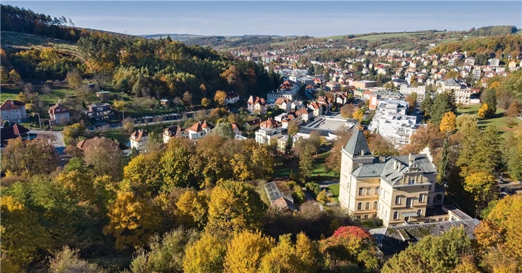 Luhačovice – lázeňské centrum s kolonádou a promenádou | Hrad Cimburk, Luhačovice a Žítkovské bohyně