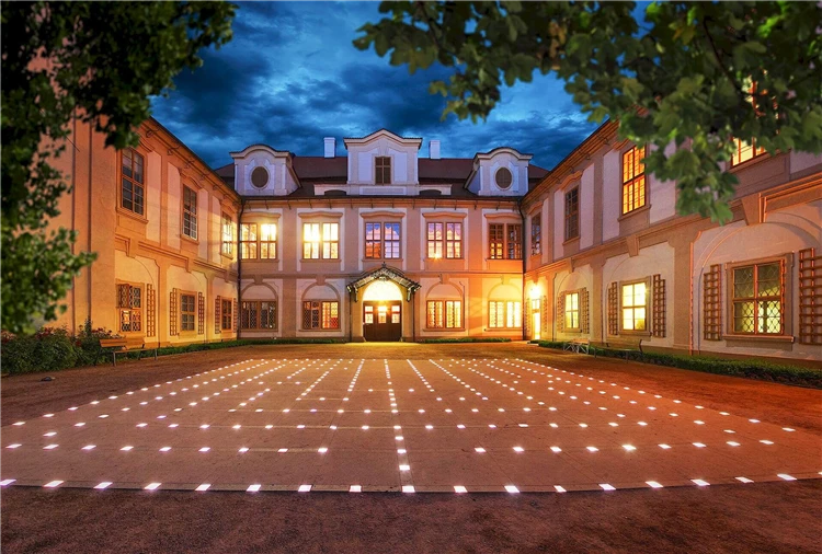 Tématické bludiště v areálu zámku Loučeň | Zámky Českého Ráje - Loučeň a Dětenice