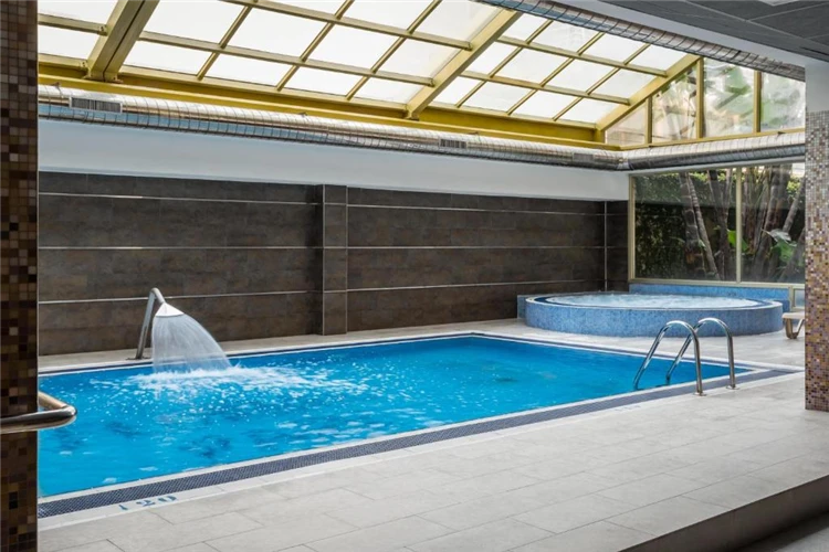 Krytý bazén pro celoroční koupání v Alegria Florida Park | Santa Susanna / Hotel Alegria Florida Park