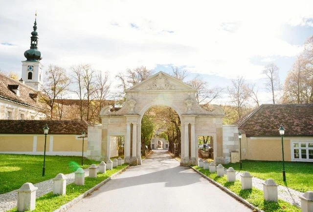 Mayerling – proslulý lovecký zámeček v Dolním Rakousku | Historické unikáty Dolního Rakouska