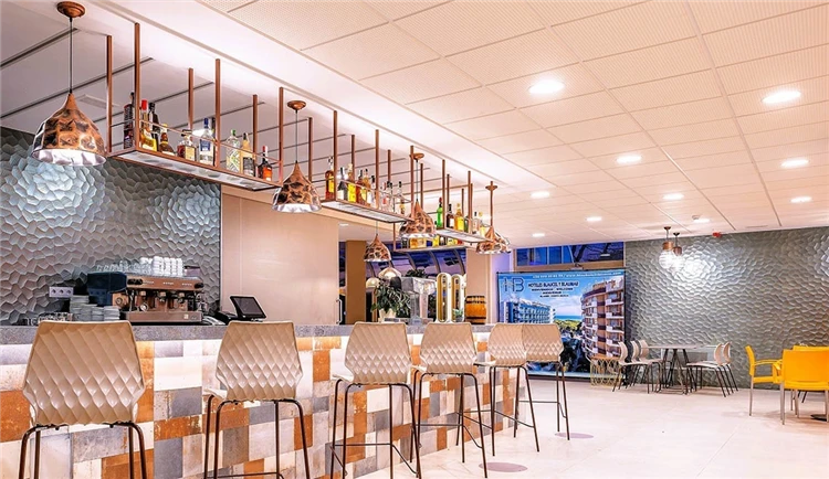Bar hotelu Blaumar s nápoji | Blanes / Hotel Blaumar