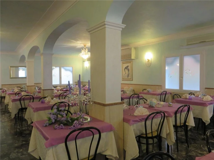 Večerní atmosféra hotelu Maxim Caorle | Caorle / Hotel Maxim