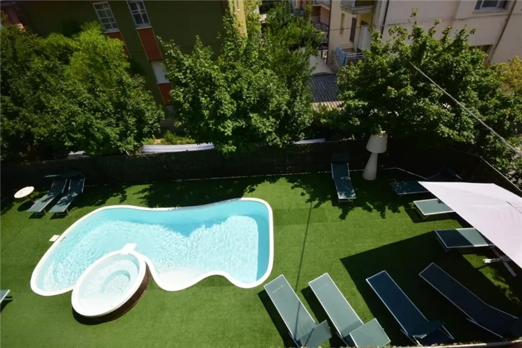 Hotel Como – světlý hotelový pokoj s výhledem | Rimini / Hotel Como