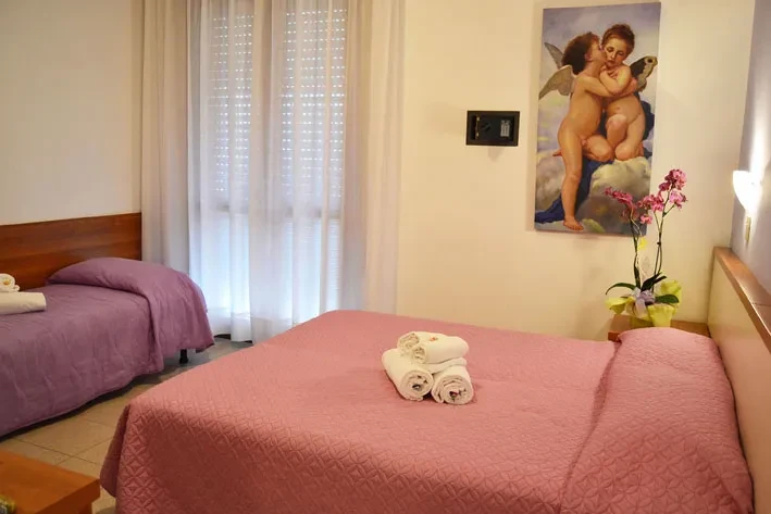 Hotel Como – venkovní terasa s posezením | Rimini / Hotel Como
