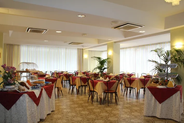 Hotel Como – panoramatický výhled na Como | Rimini / Hotel Como