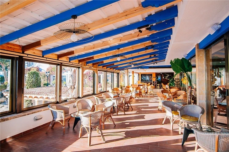 Hala hotelu Roger de Flor Seleqtta s posezením | Lloret de Mar / Hotel Roger de Flor Seleqtta