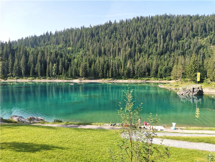 Ráno ve švýcarských Alpách – výhled na vrcholky | Švýcarské perly a železnice UNESCO