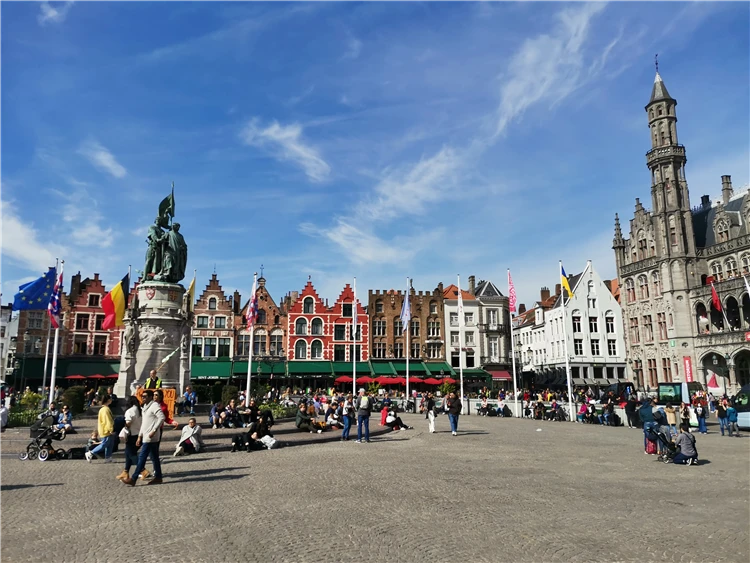 Procházka historickým centrem belgického města | Belgie a Lucembursko s květinovým kobercem