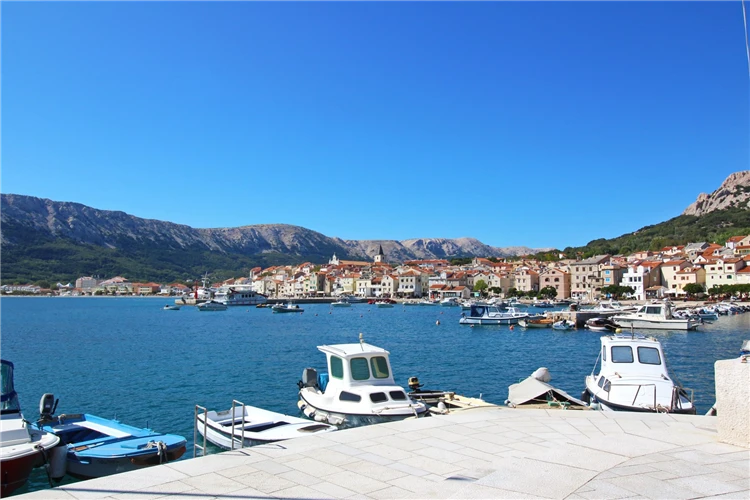 Panorama přímořského letoviska Baška na ostrově Krk | Baška / Apartmánový dům Naranča