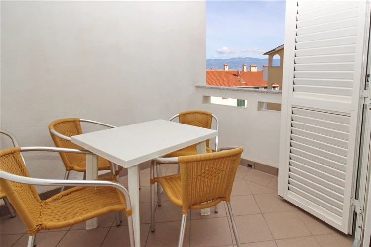 Pokoj apartmánu s horským výhledem, Naranča Baška | Baška / Apartmánový dům Naranča