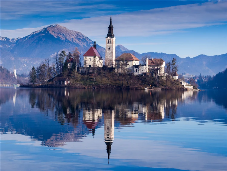 Jezero Bled v zimní adventní atmosféře, Slovinsko | Romantický advent u jezera Bled