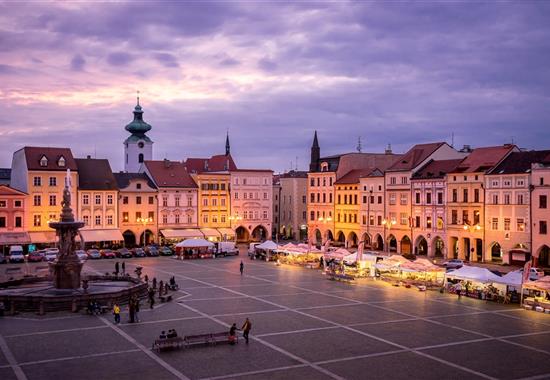 Jihočeské Vánoce na zámku Hluboká a v Českých Budějovicích - Česká republika