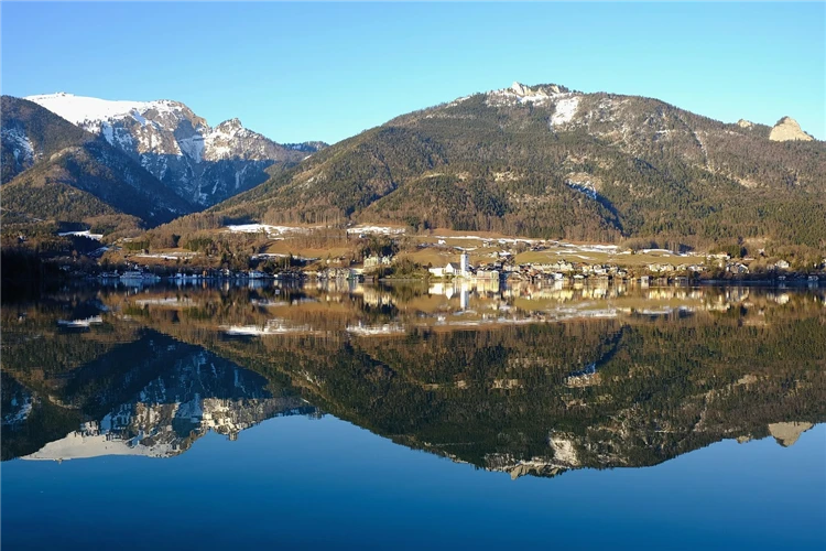 Zasněžená alpská příroda v okolí Wolfgangsee | Jezerní advent - Hallstatt a Wolfgangsee