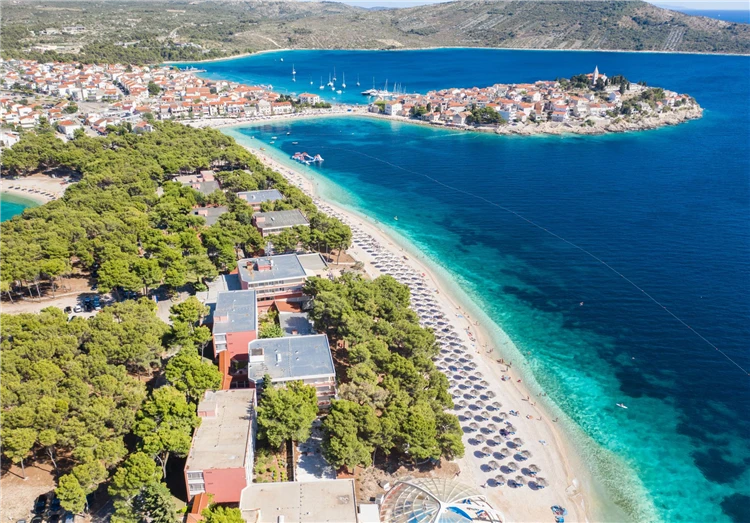 Hotel Zora s výhledem na Primošten a moře | Primošten / Hotel Zora