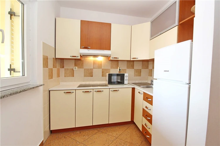 Kuchyňský kout v apartmánu Limun trilo 2 | Baška / Apartmánový dům Limun