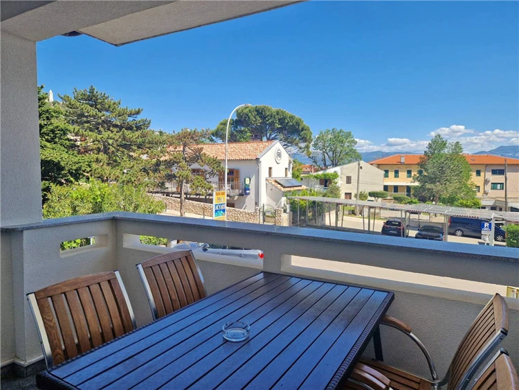 Balkon apartmánu AQ 1 ve vile Aquarium | Baška / Villa Aquarium