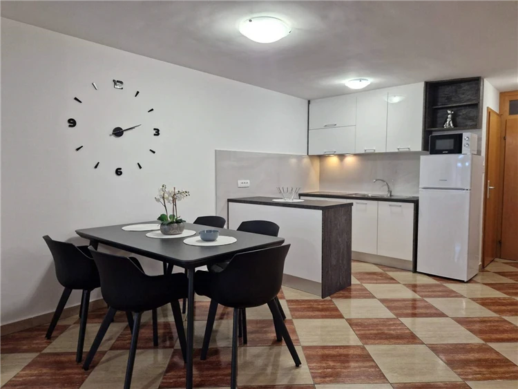 Kuchyň apartmánu AQ 1 ve vile Aquarium | Baška / Villa Aquarium