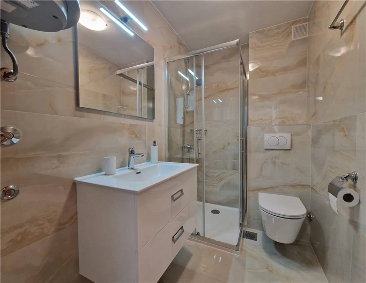 Koupelna apartmánu AQ 2 ve vile Aquarium | Baška / Villa Aquarium