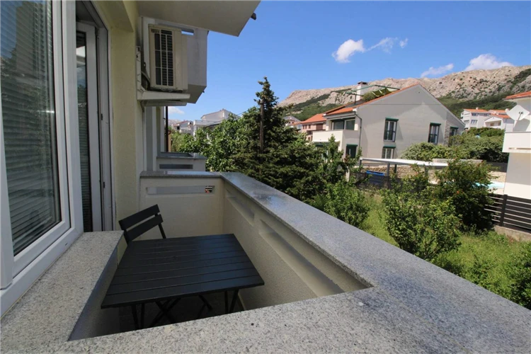 Výhled z apartmánu AQ 2 ve vile Aquarium | Baška / Villa Aquarium
