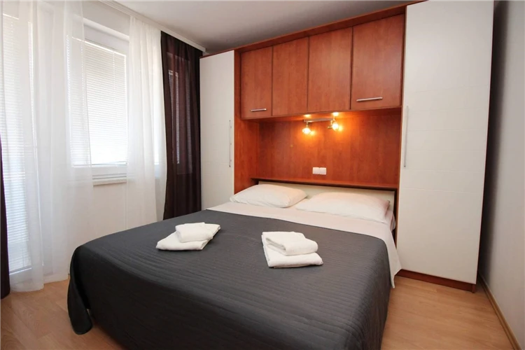 Ložnice apartmánu AQ 3 ve vile Aquarium | Baška / Villa Aquarium