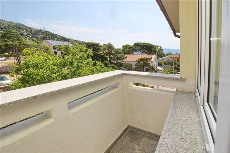 Výhled z apartmánu Dorcic AQ 1 ve vile Aquarium | Baška / Villa Aquarium