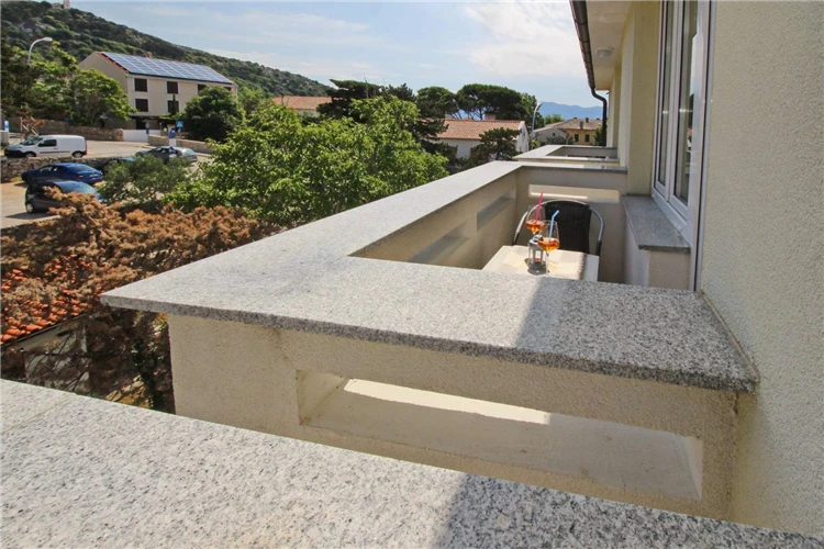Výhled z apartmánu Dorcic AQ 2 ve vile Aquarium | Baška / Villa Aquarium