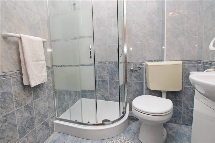 Koupelna apartmánu Dorcic AQ 3 ve vile Aquarium | Baška / Villa Aquarium