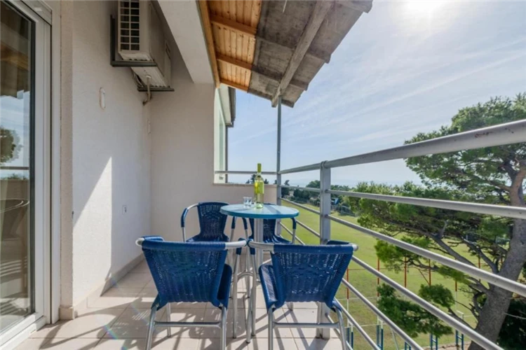 Apartmán v Nikolině – jídelní kout nebo pracovní prostor | Baška Voda / Apartmánový dům Nikolina/Růža