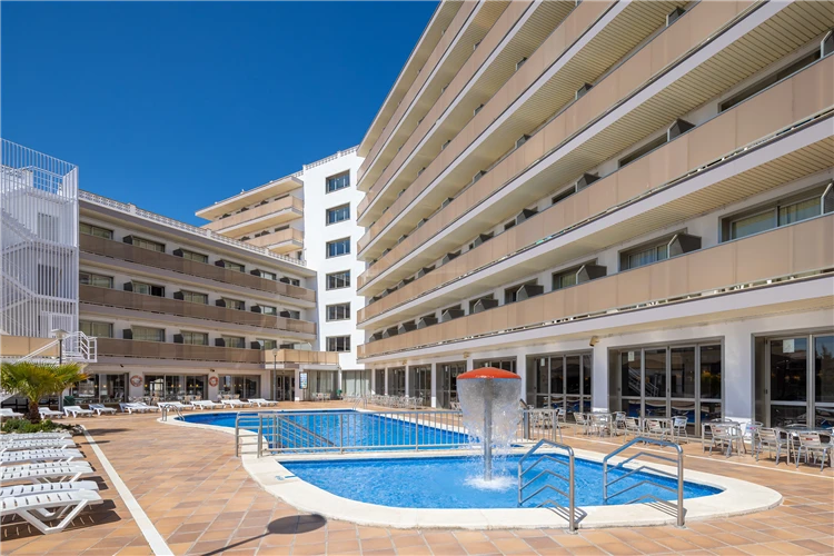 Venkovní bazén a okolí v HTop Royal Star | Lloret de Mar / Hotel HTop Royal Star