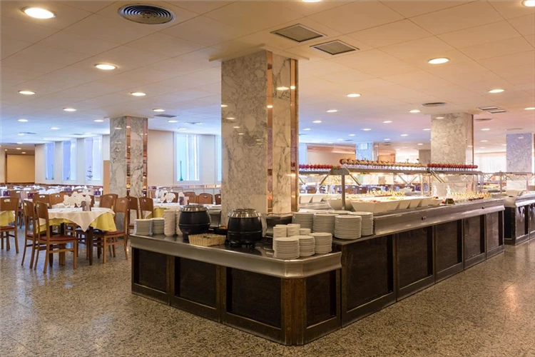 Prostorná jídelna v HTop Royal Star | Lloret de Mar / Hotel HTop Royal Star