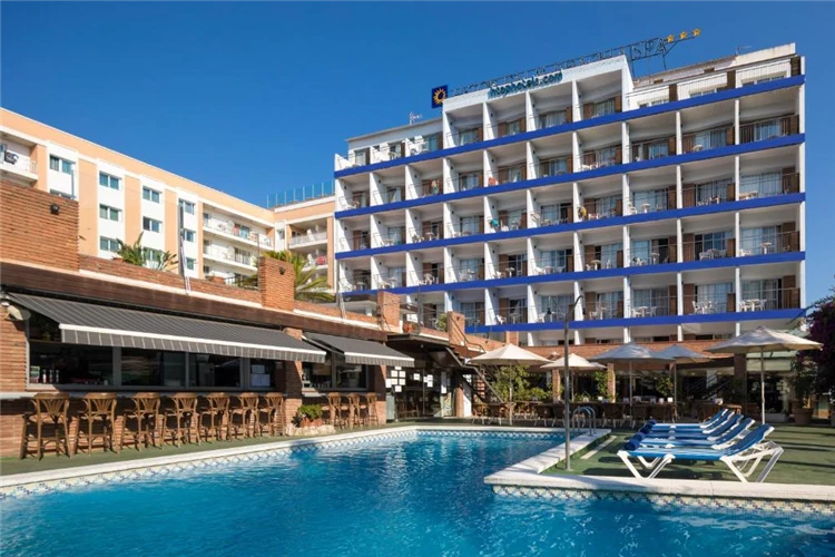 Pohled na bazén hotelu HTop Palm Beach | Lloret de Mar / Hotel HTop Palm Beach