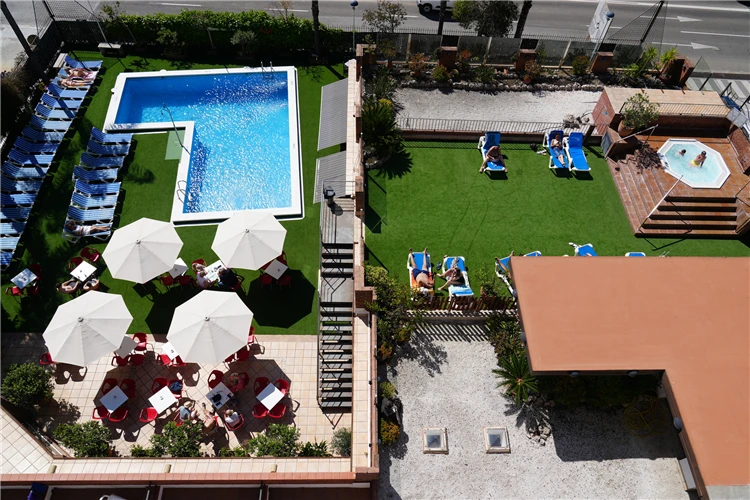 Terasy hotelu HTop Palm Beach s výhledem | Lloret de Mar / Hotel HTop Palm Beach