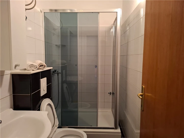 Vybavený pokoj apartmánu Cvitanović, Baška Voda | Baška Voda / Apartmánový dům Cvitanović