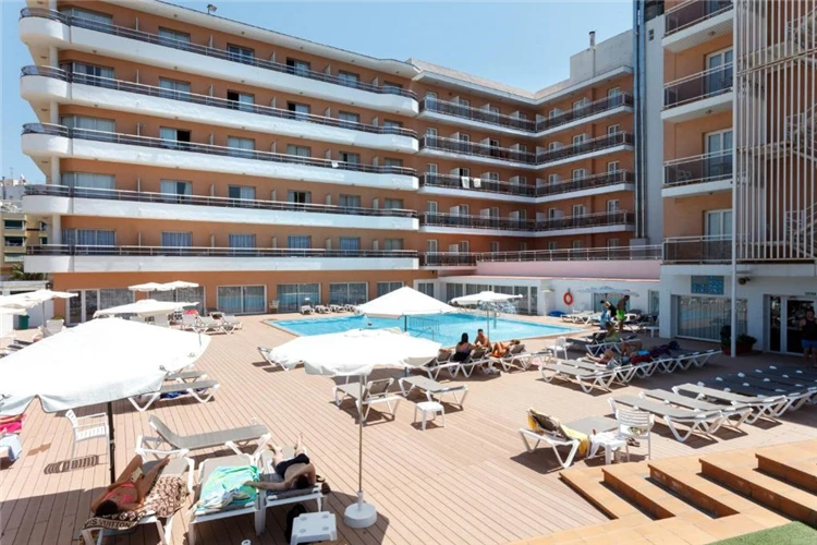 Hotel Sorra Daurada – celkový pohled na budovu hotelu | Malgrat de Mar / Hotel Sorra Daurada