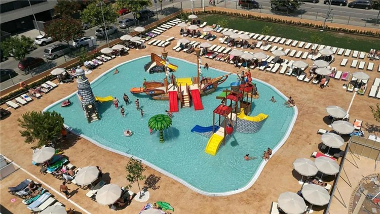 Pohled na bazén hotelu Sorra Daurada | Malgrat de Mar / Hotel Sorra Daurada