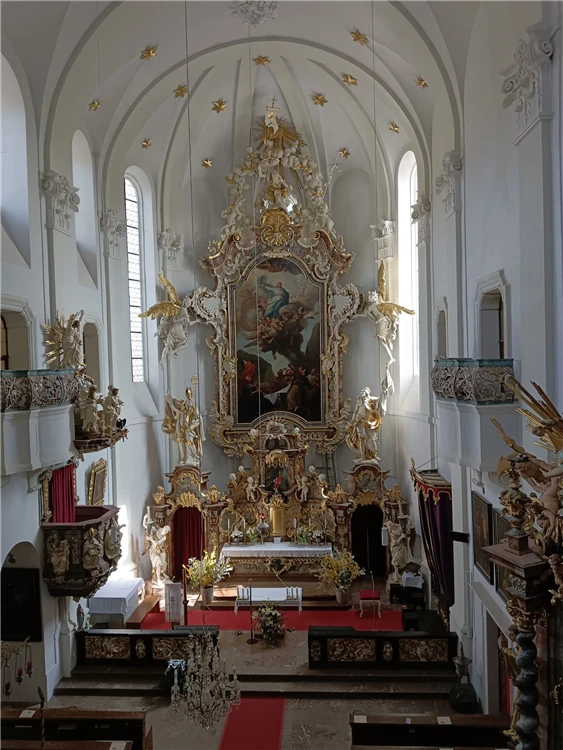 Interiér historického objektu na zájezdu po Posázaví | Klenoty Posázaví - klášter, hrad i zámek