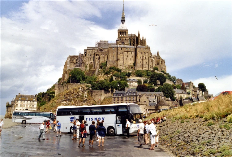 Mont-Saint-Michel – pohled na středověký klášter | Tajuplná Bretaň a drsná krása Normandie