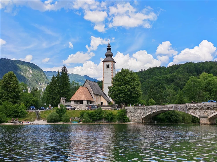 Za pohodovou turistikou do Slovinska a Itálie